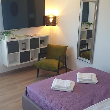 Studio Apartment Hana Pula Ngoại thất bức ảnh