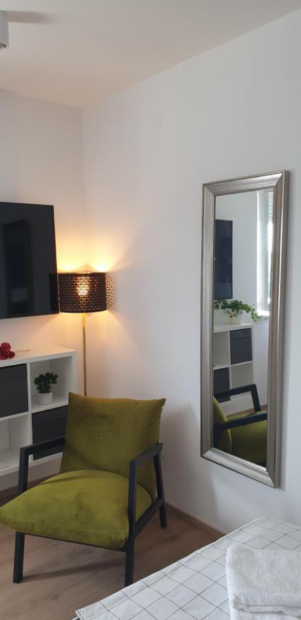 Studio Apartment Hana Pula Ngoại thất bức ảnh