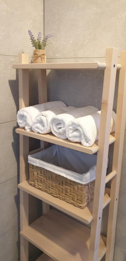 Studio Apartment Hana Pula Ngoại thất bức ảnh